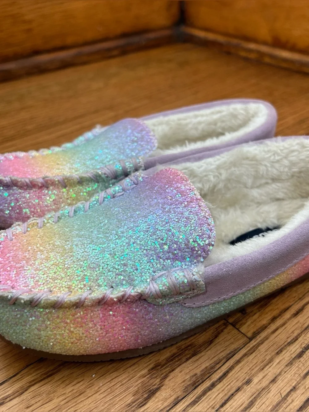 LAND’S END Kid’s Fuzzy Lined Rainbow Shimmer Moccasin Slippers Size 13